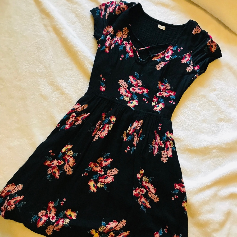 NEW Hollister XS Floral Sun Dress Cross Front